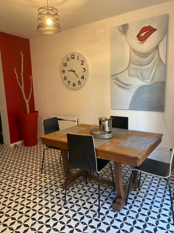 Holiday home Maison De Charme Isle Sur La Sorgue *